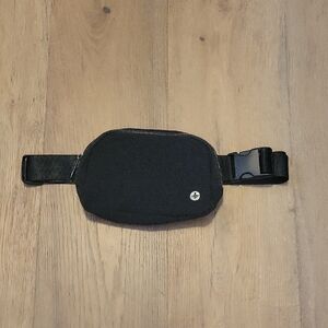 Halara Black Fanny Pack Adjustable Waist With Zip Pockets Belt Bag